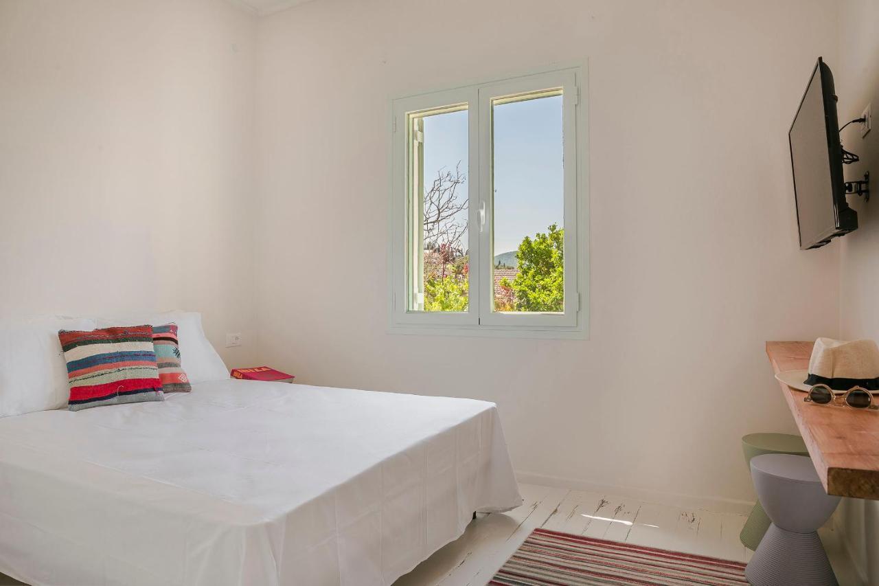 Bohemian Nest - Cheerful 2-Bedroom Villa With Pool Dhavgáta Dış mekan fotoğraf